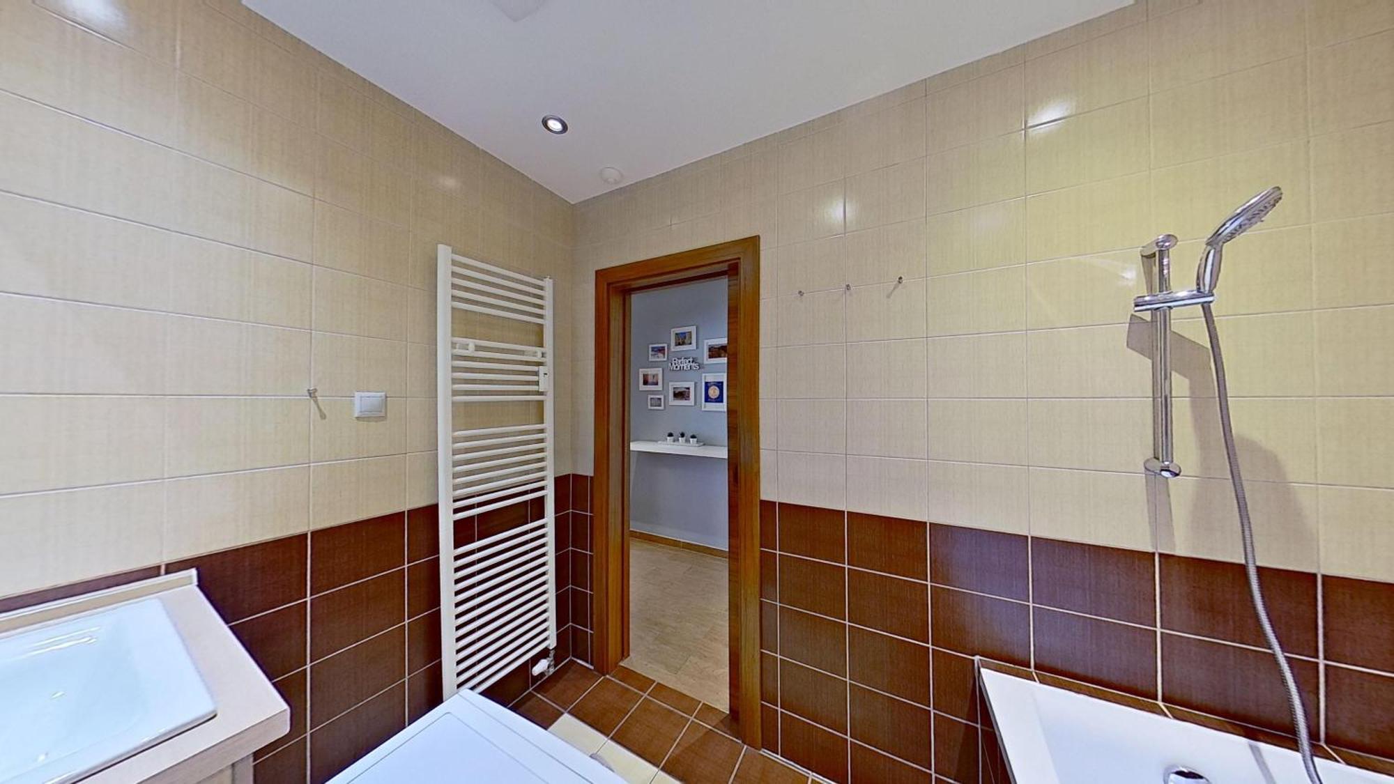 2Br Apt With Free Garage Parking, Close To The Historic Centre Братислава Экстерьер фото
