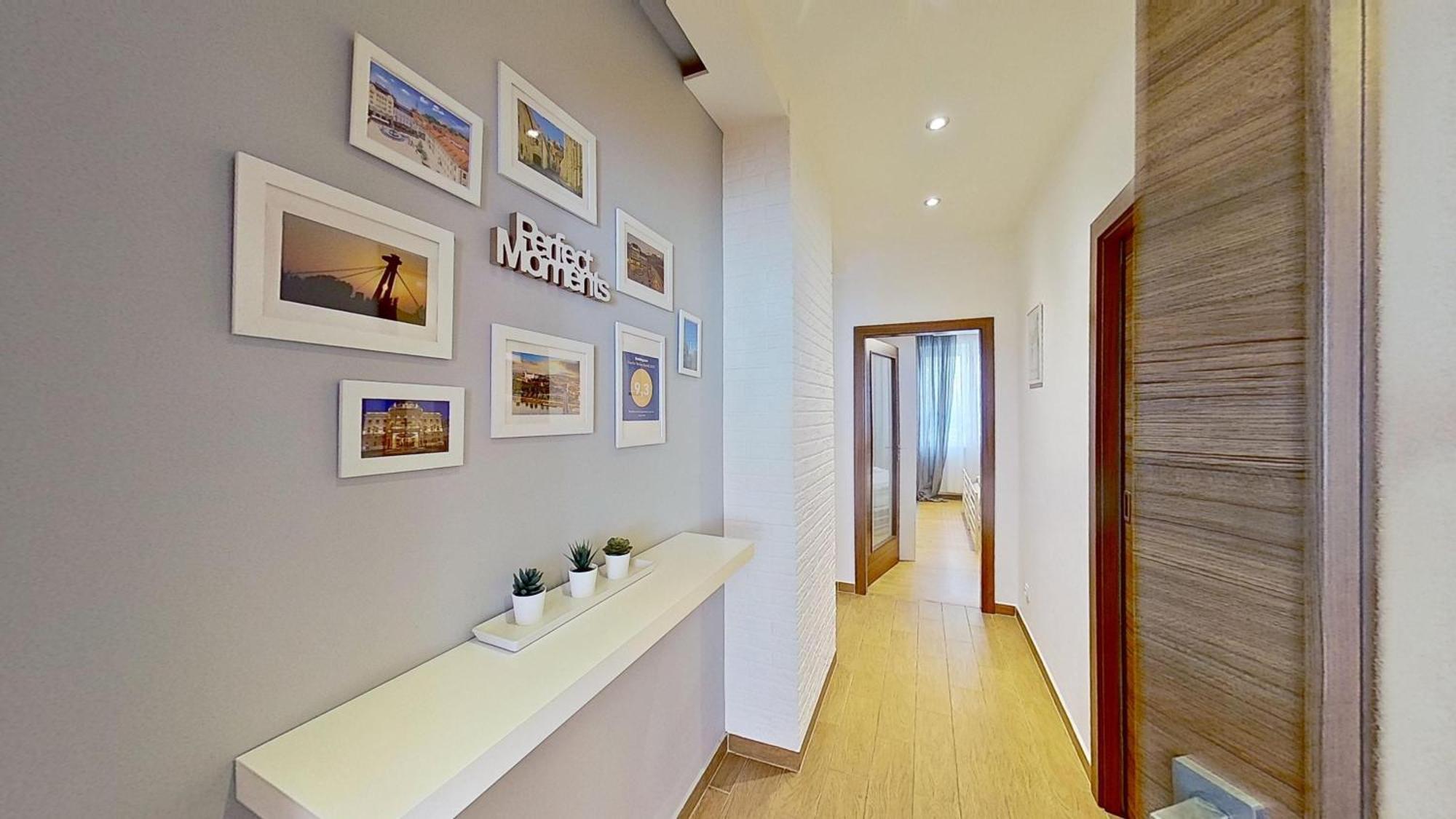 2Br Apt With Free Garage Parking, Close To The Historic Centre Братислава Экстерьер фото
