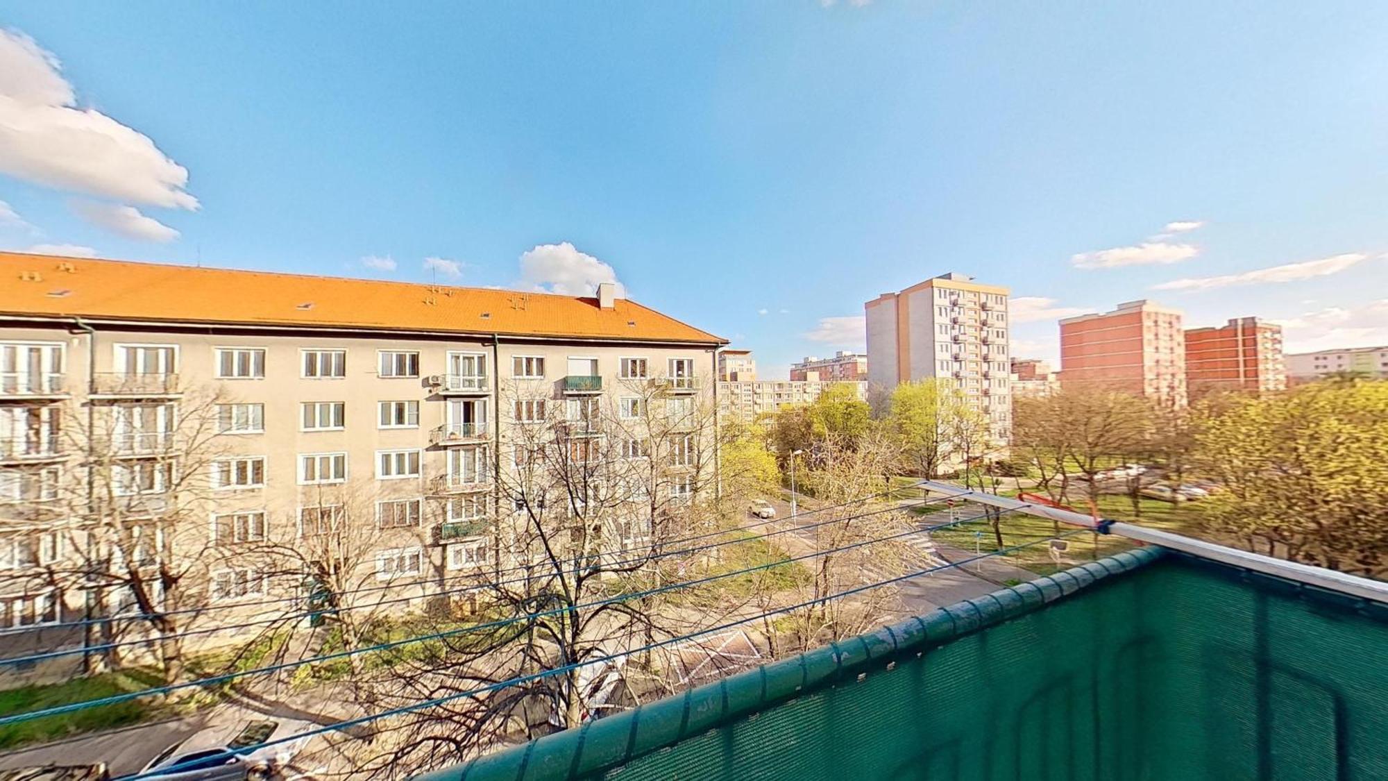 2Br Apt With Free Garage Parking, Close To The Historic Centre Братислава Экстерьер фото